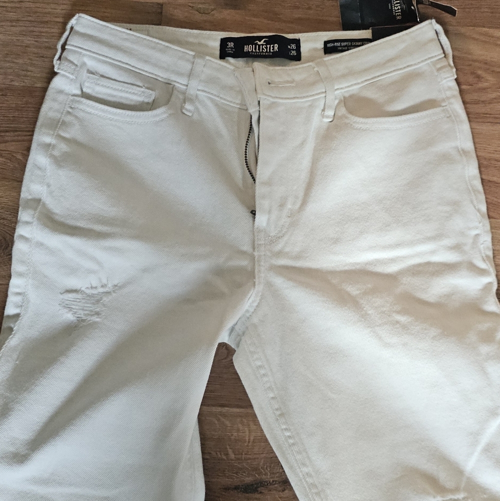 Hollister Women's Cream High Rise Jeans